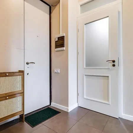 Stylish - Ivana Franka Street