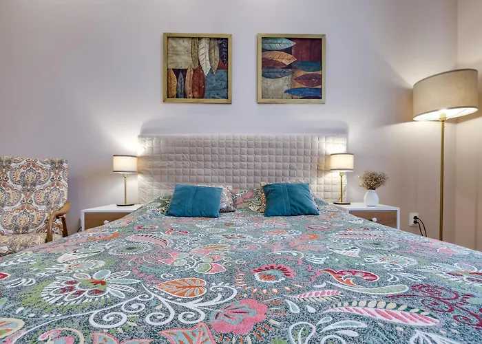 Stylish - Ivana Franka Street Апартаменти Львів