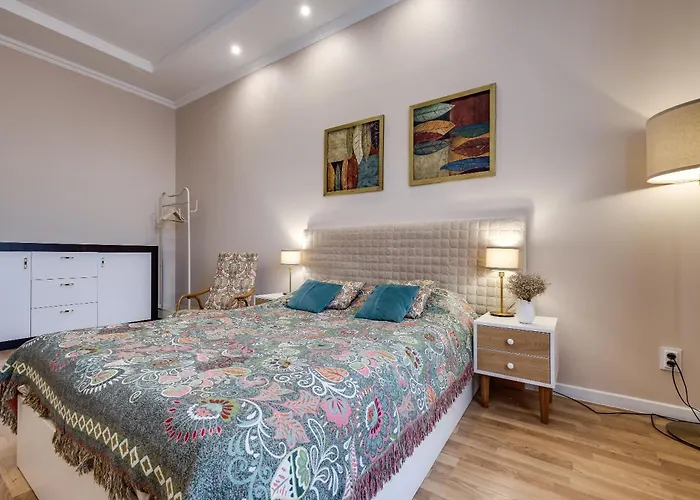 Stylish - Ivana Franka Street